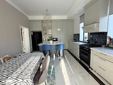 Продажа коттеджей и домов: 🏡 Продается шикарный особняк в престижном районе Киргизия-1! Дом, в — 3