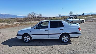 Volkswagen: Volkswagen Vento: 1996 г., 1.8 л, Механика, Бензин, Седан — 4