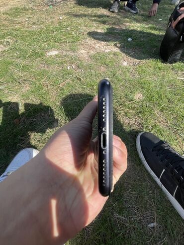 Apple iPhone: IPhone Xr, Б/у, 64 ГБ, Черный, 76 % — 7