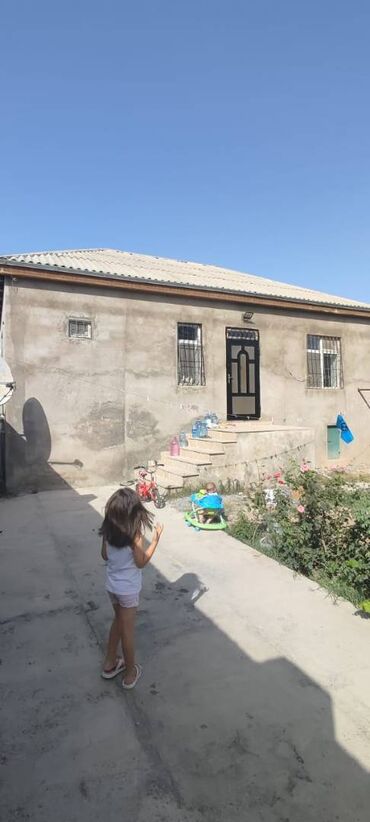 heyet evi bine: Binə 3 otaqlı, 100 kv. m, Yeni təmirli