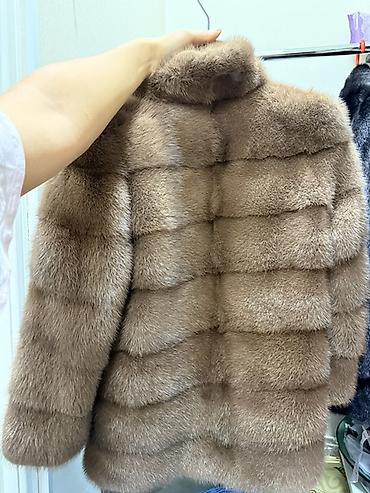 Шубы: Срочно продам шубы! 1)Цена на черную греческую цельную автоледи шубу — 8