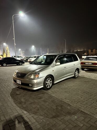 Toyota: Toyota Gaia: 2002 г., 2 л, Автомат, Бензин, Минивэн