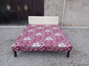 Çarpayılar: Kravat Təzə hazırları var Rəng seçimi var Bir nəfərlik kravat 60 — 5