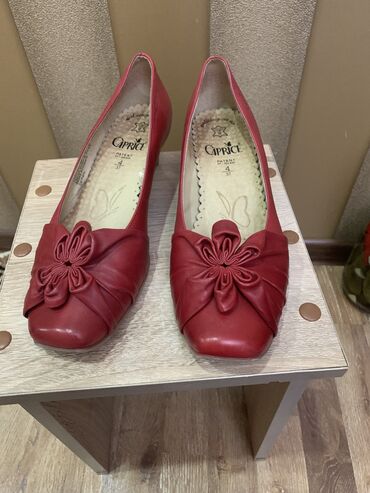кожаный туфли: Туфли Caprice, 37, цвет - Красный