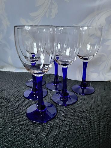 Čaše: Case nove,vintaz za vino,holandske. Case nove,sve na njima odsjaj od — 8