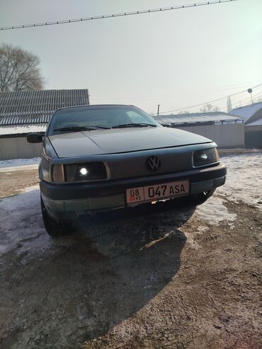 Volkswagen: Volkswagen Passat: 1989 г., 1.8 л, Механика, Бензин, Седан