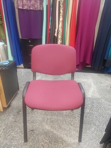 стулья и кресла: Стулья производство Украина Два бордовых Два синих Цена 40 ман с