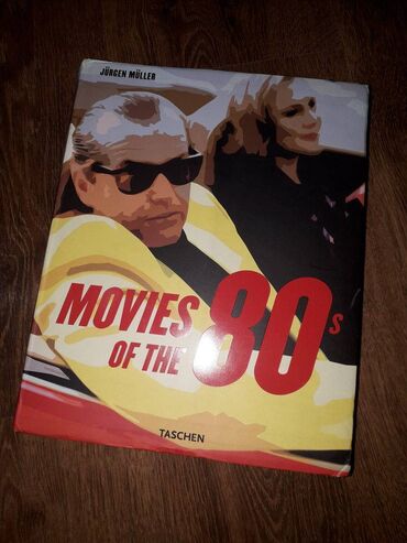 qepiklerin uzerindeki sekiller: DK 80s Movies !!! 80cı illərin filmləri. Qalın kitabdır, bütün