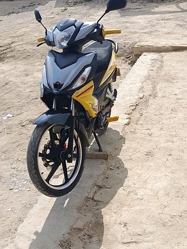 Mopedlər,skuterlər: Moped/motosiklet – sport üslublu şəhər qəzaeti Xüsusiyyətlər: - Kuzov — 1