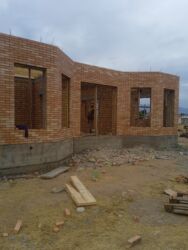 кирпичный дом: Кладка кирпичных домов и облицовка - Возводим стены из рядового и