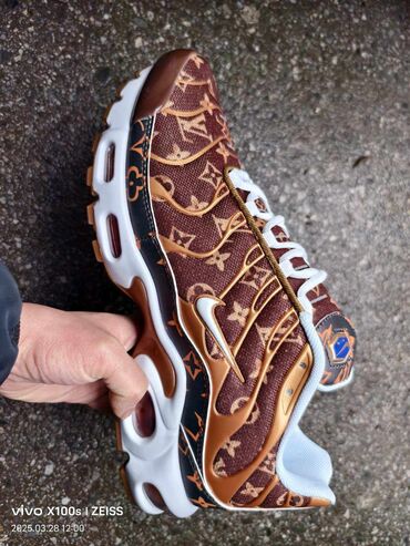 obuca paar nova kolekcija: Trainers, Louis Vuitton, size - 38