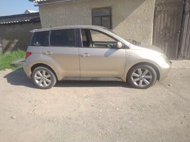 corolla runx: Toyota ist: 2002 г., 1.3 л, Автомат, Бензин, Седан