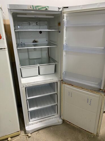 Nehrə aparatları: İkiqapılı soyuducu - Üst hissə: geniş soyutma bölməsi, 3 çıxarıla