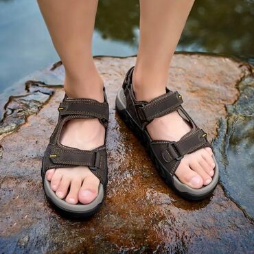 eqa shoes ecemi unvan: Kişi üçün Səndəl. Dəridir. Ayag razmeri 29sm olan 43-43.5 razmer