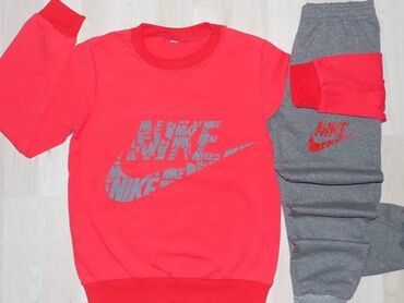 Ostala dečija odeća: Veličina 10 
dva kompleta 2750 din — 4