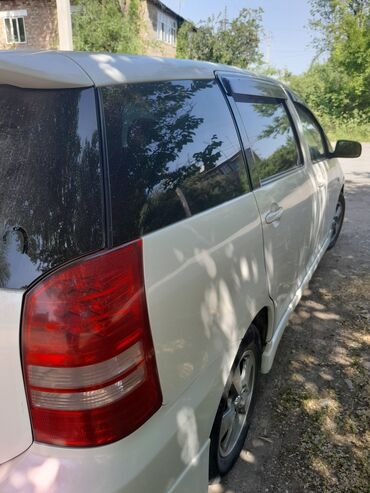 японские авто: Продается белый минивэн. Вместительный автомобиль, идеально подходящий
