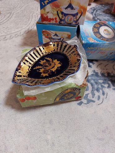 Şəkər qabları: Qızılı naxışlı porcelan dəst parçaları - Material: incə porselen - — 8