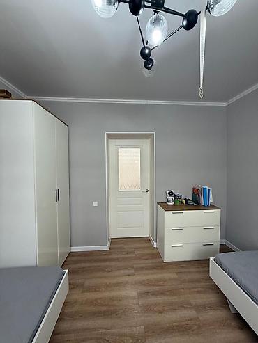 Продажа коттеджей и домов: ✨СРОЧНО 🏡 ПРОДАЕТСЯ ДОМ В АК-ОРДО 📍 Локация: район Ак-Ордо 📐 Площадь — 5