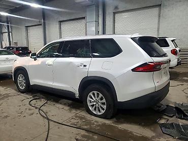 inter: Toyota Grand Highlander: 2024 г. — 6