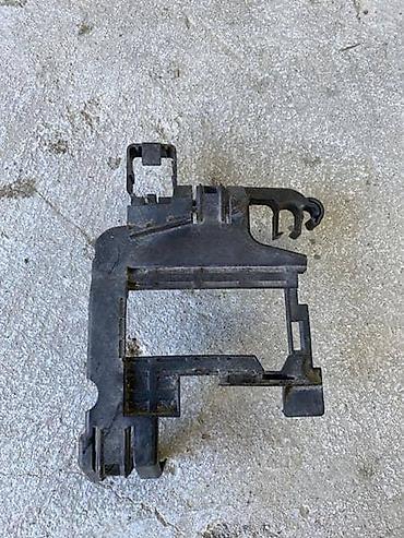 raspon rupa: NOSAC KLEME ZA VOLKSWAGEN POLO - 6R0915345E | Nosac Akumulatora za — 2