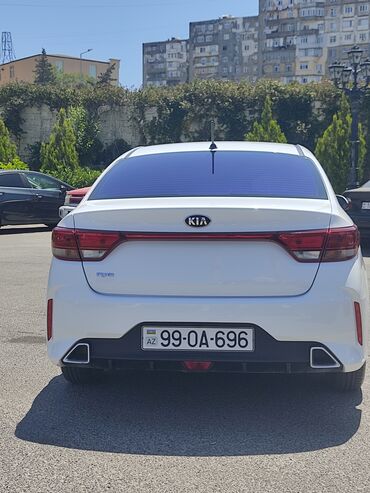 Kia: Kia Rio: 1.4 l | 2021 il Sedan — 5
