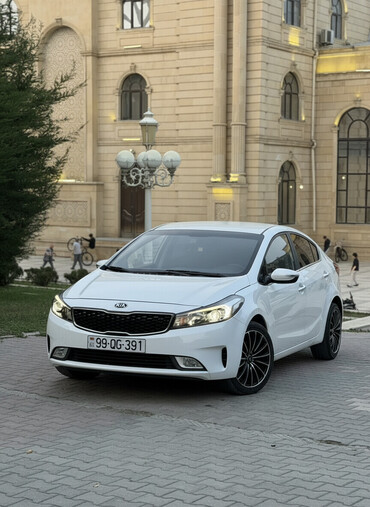 Kia: Taksiye Yararli Kredit yolu ile satilir İlkin odeniş en azi 3.000 azn — 2