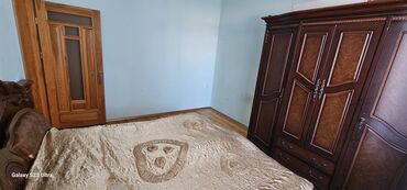 Uzunmüddətli kirayə evlər: 100 kv. m, 3 otaqlı — 15