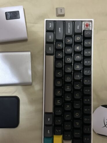 колпачки для клавиатуры: Клавиатура, HyperX, Механическая, Проводное подключение, Размер: 65%