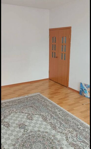 квартира за 10 тысяч в месяц: 1 комната, 36 м², 106 серия, 8 этаж, Старый ремонт