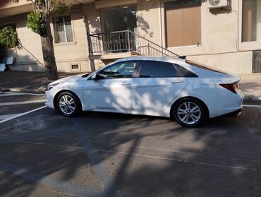 Hyundai: Hyundai Elantra: 2 l | 2022 il Sedan — 13