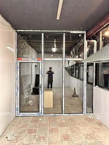Окна на заказ: Пластиковое окно на заказ, Тип окна: Балконные, Витражные, Фасадные, Декоративные особенности: Фрамуга, Бесплатная установка, Без рассрочки — 5