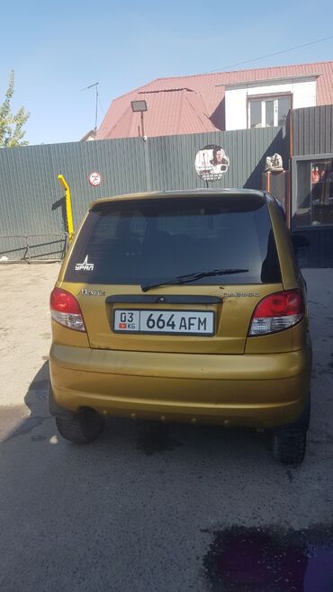 тюнинг матиз: Daewoo Matiz, хэтчбек 5‑дверный, золотистый цвет с черным капотом