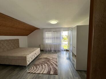 Kuće na prodaju: 390 kv. m, 8 soba — 17