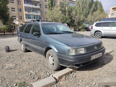 скупка авто в любом состоянии: Универсал Volkswagen Passat B3 Variant синего цвета. 1.8 карб .есть