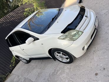 каропка на голф 2: Toyota ist: 2003 г., 1.5 л, Автомат, Бензин, Седан