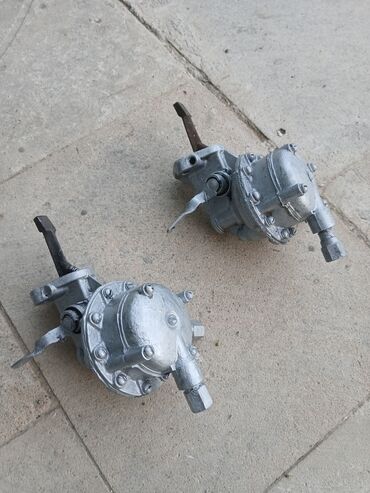 Motor üçün digər detallar: Zil 100/30 markalı maşının ehtiyat hissəsi. Benzin nasos işlək