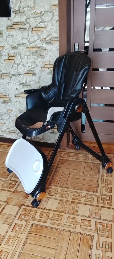 Yemək masası əla vəziyyətdədir yenidən seçilmir təcili satılır