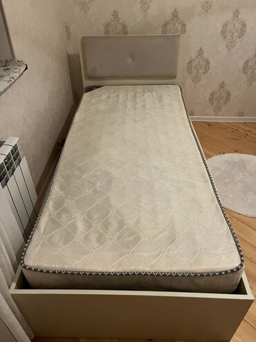 tək qravat: Yeni, Təknəfərlik çarpayı, Bazalı, Matras ilə, Siyirməsiz, Azərbaycan