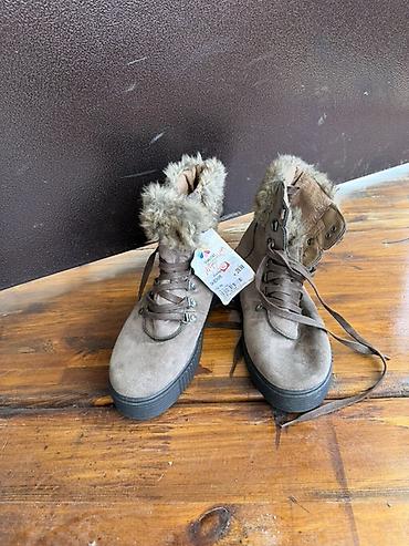 Другая женская обувь: Срочно Набор обуви Среди них есть не ношеные Продаю все одним лотом — 2