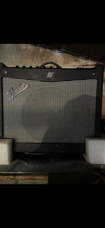 akusticheskie sistemy fender kolonka banka: Fender Mustank 4.100 ват . Состояние супер