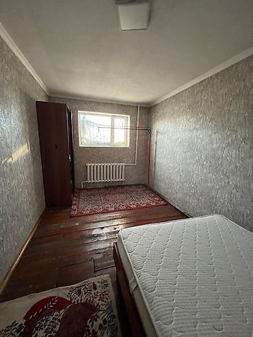 большой сад: Продаётся дом с двором и садом - Просторная гостиная с панорамным — 5
