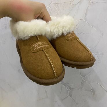 школьная одежда для девочек: Новые UGG для девочек