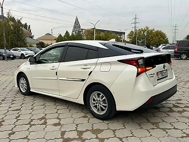 тоето приус: Toyota Prius: 2019 г., 1.8 л, Вариатор, Гибрид, Хэтчбэк — 8