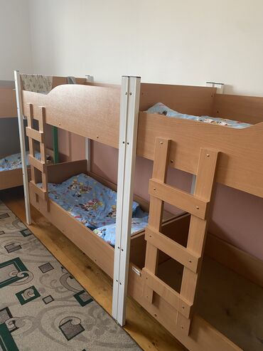 детская кроватка от 3 х лет: Продаю детские кровати,столы,стулья,шкафы,детское постельное белье для