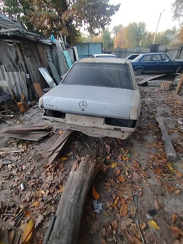 поддон мерседес 124: Mercedes-Benz W123: 1983 г. — 6