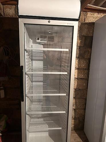 Soyuducu avadanlığı: Uğur vitrin soyuducusu 600 Azn❗1 ay işlənib en 60 sm/ hün 2m. Ünvan — 1