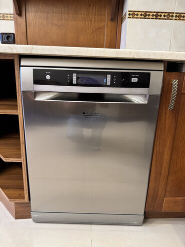 qabyuyan masinlar: Qabyuyan maşın Hotpoint-Ariston, Tam qabaritli (60 sm.), Quraşdırılan, İşlənmiş