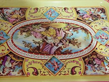 Sinilər: Bu, üzərində klassik rəsm əsərlərindən ilhamlanmış naxışlar olan — 11