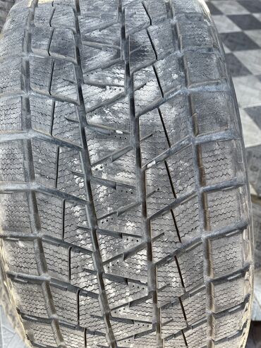 Шины: Шины 285 / 45 / R 22, Зима, Б/у, Пара, Внедорожные (АТ/МТ), Япония, Bridgestone