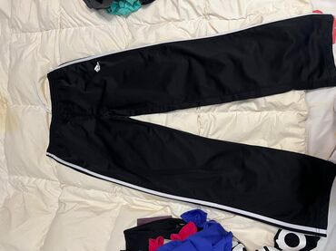 Toy paltarları: Ağ rəngli zərif gəlinlik - Model: baldırdan enən düz/yarı-fleyta — 36